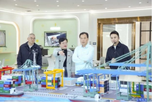 福建理工大学智慧海洋科学技术学院一行来校调研交流
