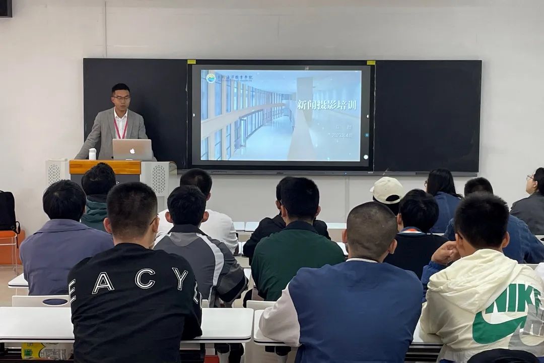 2cb7d75b1ee6fb00d11c753868e667c.jpg 图片