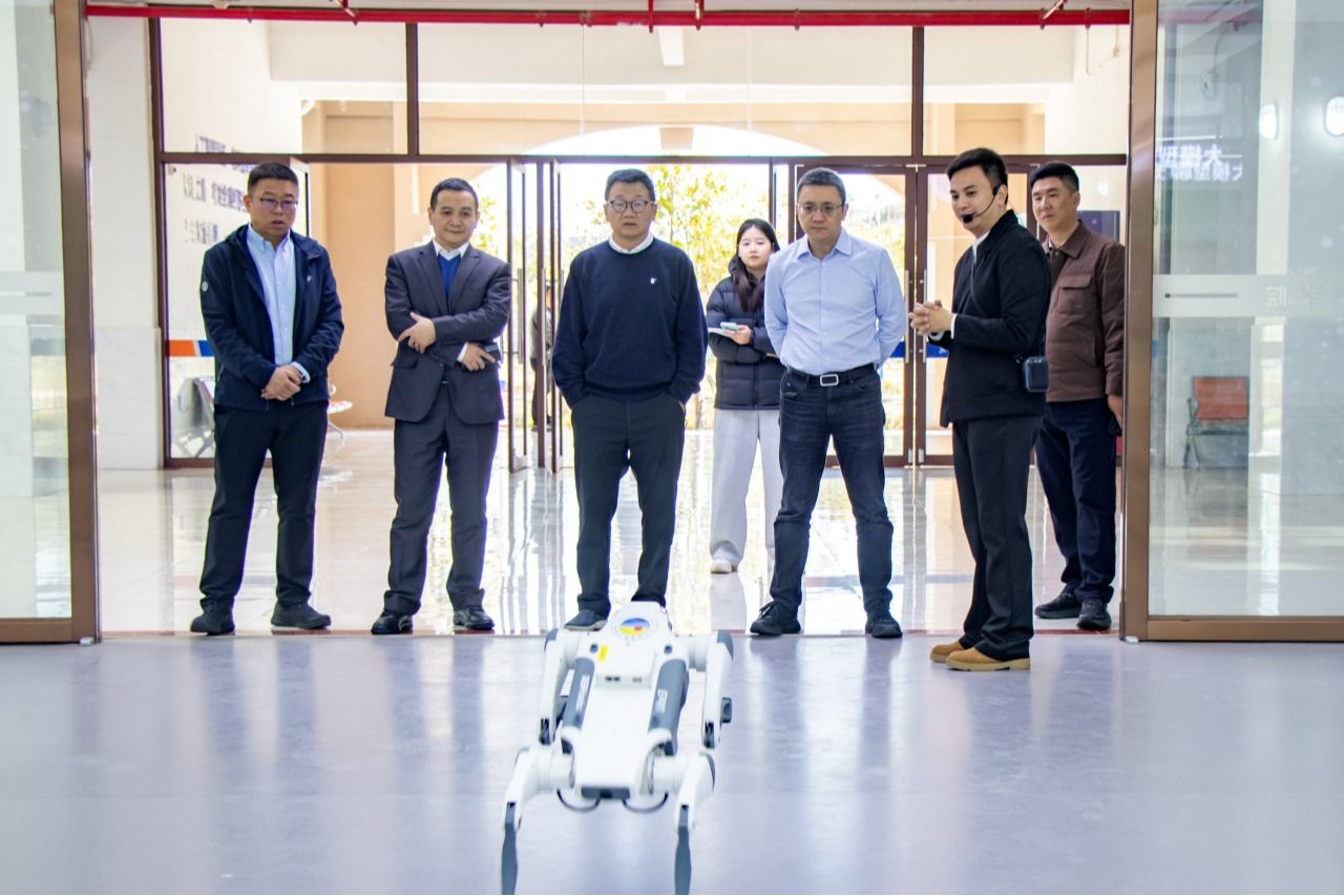 西安欧亚学院董事长胡建波一行莅临我校考察交流