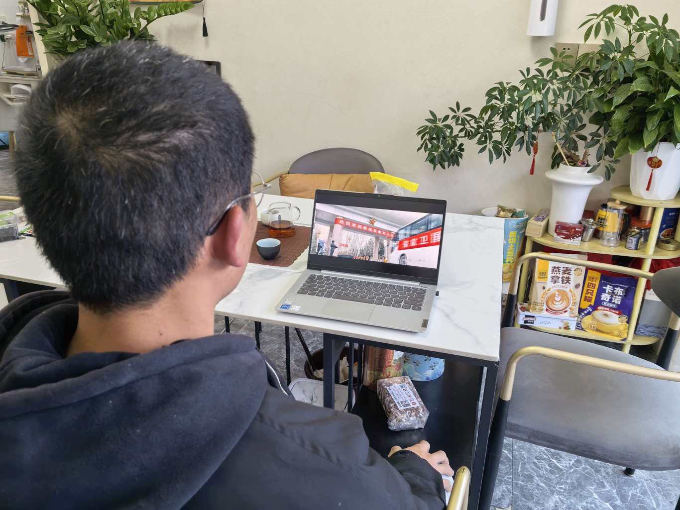 观看征兵宣传 (1).jpg